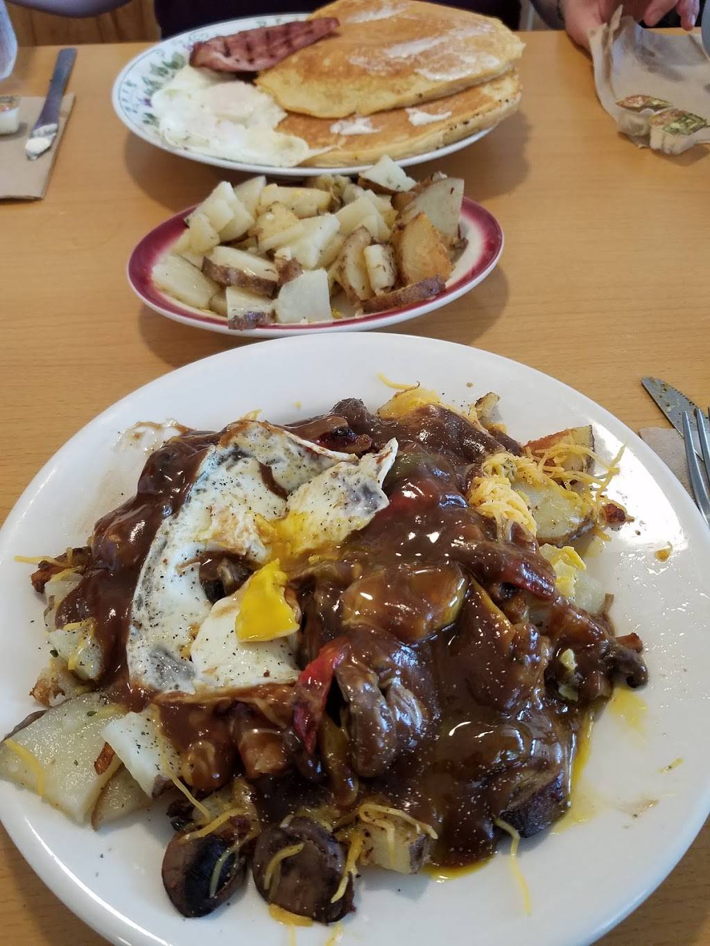 68s Feed Mill | restaurant | 839 PA-68, New Brighton, PA 15066, USA | 7245815452 OR +1 724-581-5452