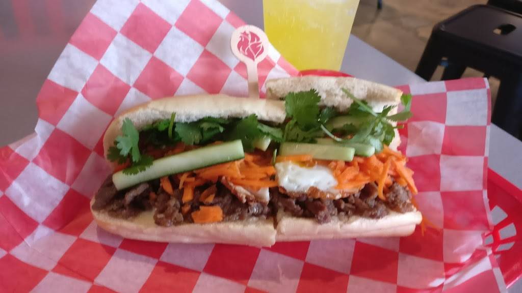 Roostar Vietnamese Grill Galleria | restaurant | 5551 Richmond Ave, Houston, TX 77056, USA | 8327673319 OR +1 832-767-3319