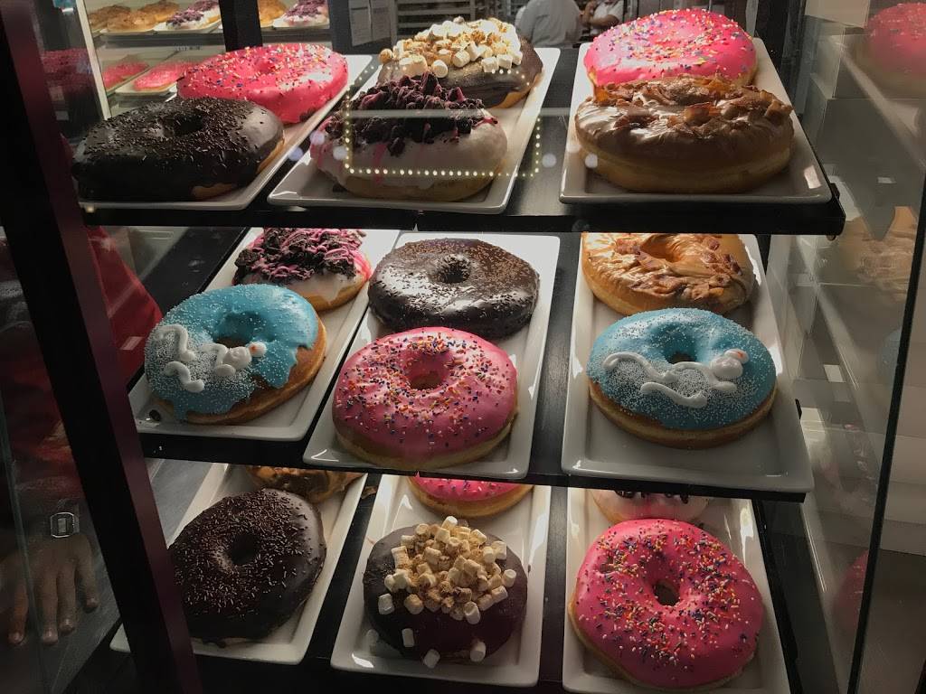 Suds McDuff Hot Dog Stand | restaurant | 100 Universal City Plaza, Universal City, CA 91608, USA | 8008648377 OR +1 800-864-8377