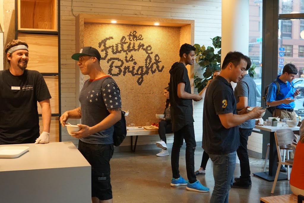 Brightwok Kitchen and Catering | restaurant | 631 N State St, Chicago, IL 60654, USA | 3123662999 OR +1 312-366-2999