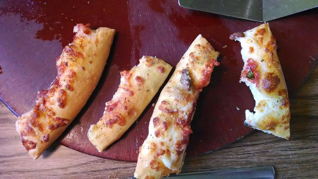 Pizza Hut | meal takeaway | 2104 Neva Rd, Antigo, WI 54409, USA | 7156237671 OR +1 715-623-7671