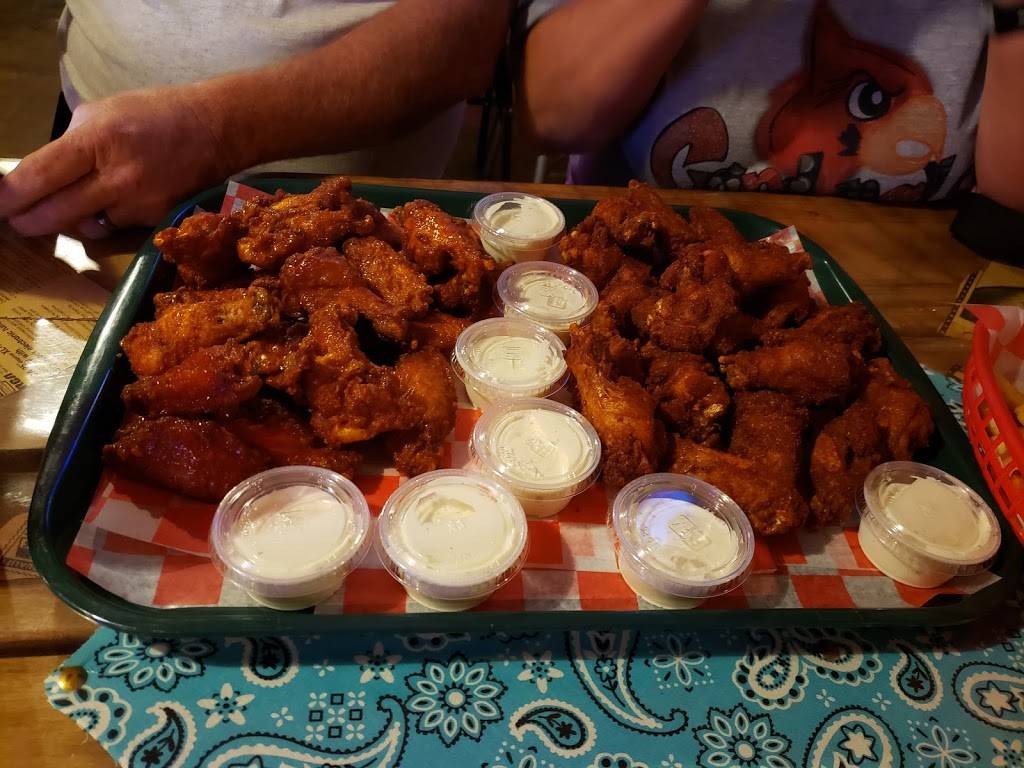 Hillbillys Wing Shack | restaurant | 26280 TN-69, Adamsville, TN 38310, USA | 7316322222 OR +1 731-632-2222