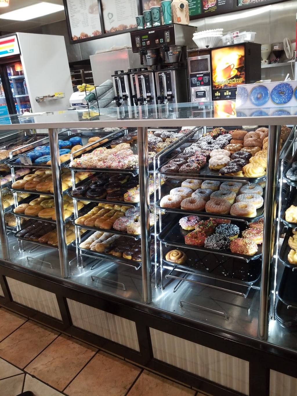 Yum Yum Donuts | bakery | 6925 Linda Vista Rd, San Diego, CA 92111, USA | 8585719410 OR +1 858-571-9410