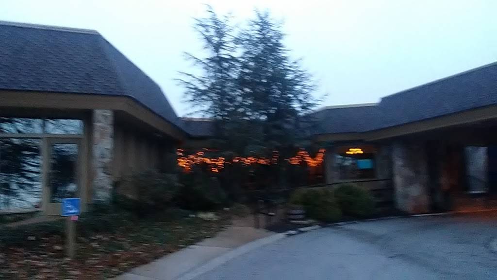 Legends Restaurant | restaurant | 433 Lakeview Dr, Crossville, TN 38558, USA | 9314843706 OR +1 931-484-3706