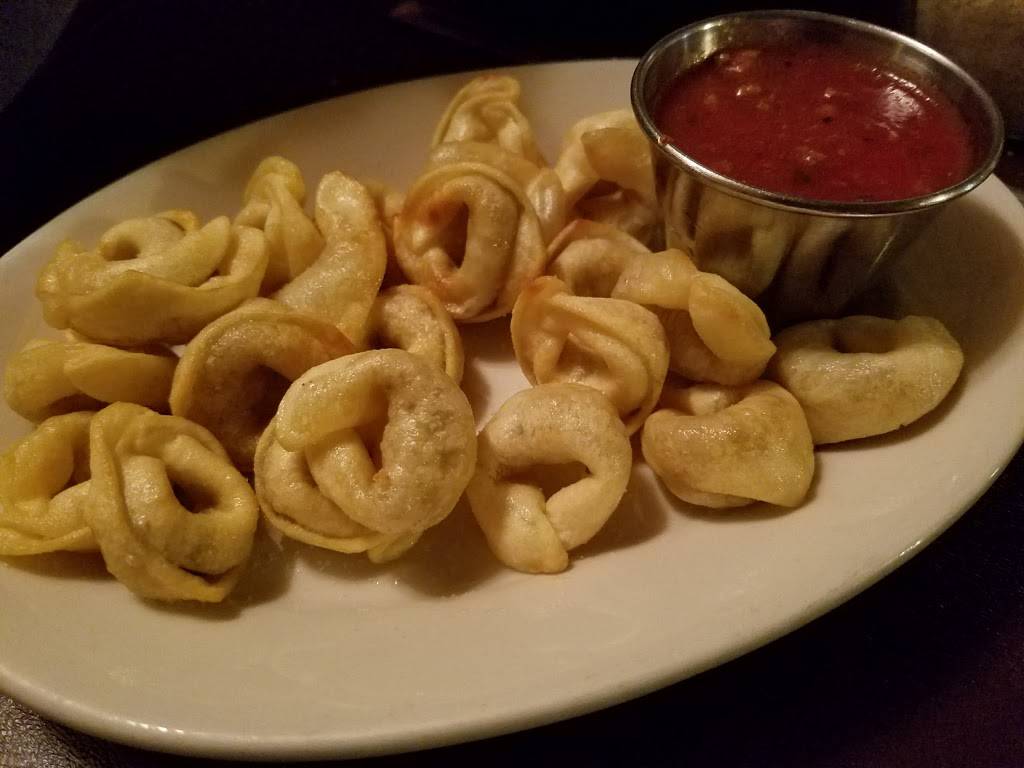 Annes Hide-A-Way | restaurant | 323 W Railroad Ave, Ottawa, IL 61350, USA | 8154339686 OR +1 815-433-9686