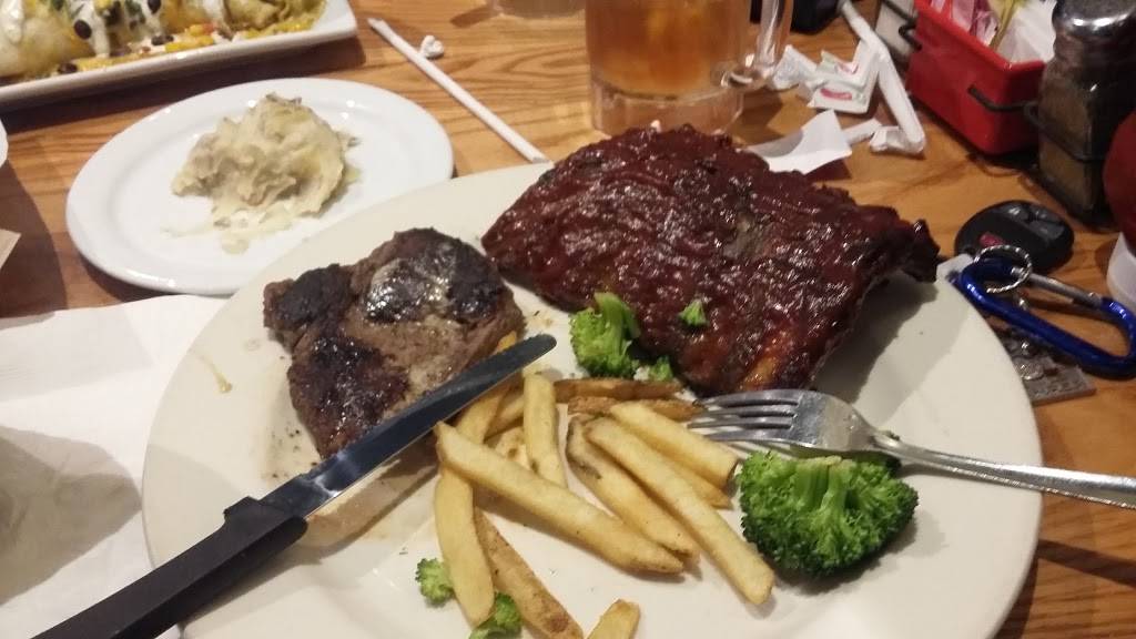 Chilis Grill & Bar | restaurant | 901 W 120th Ave, Denver, CO 80234, USA | 7208722499 OR +1 720-872-2499