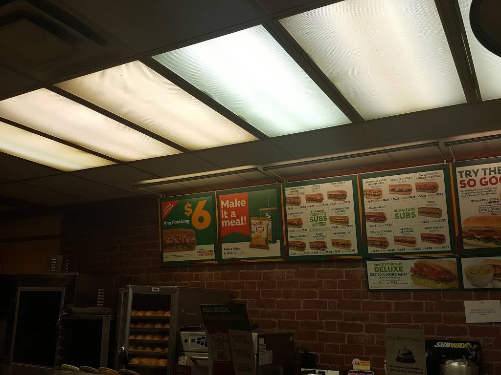 Subway | restaurant | 2000 N Crossover Rd, Fayetteville, AR 72703, USA | 4794420003 OR +1 479-442-0003
