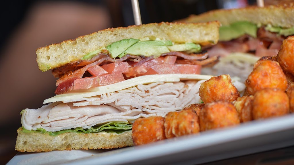 Cold Beers & Cheeseburgers | restaurant | 401 E Jefferson St, Phoenix, AZ 85004, USA | 6023548607 OR +1 602-354-8607