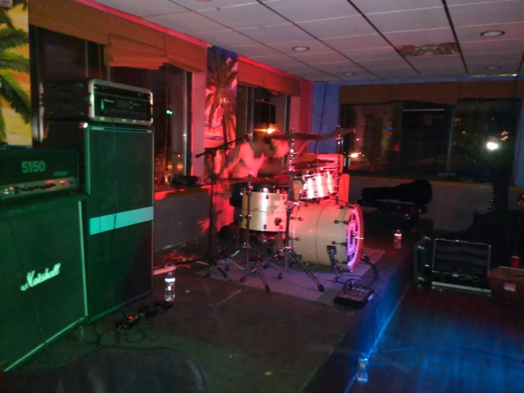 The Bungalow Bar & Grill | restaurant | 333 Valley St, Manchester, NH 03103, USA | 6037921111 OR +1 603-792-1111