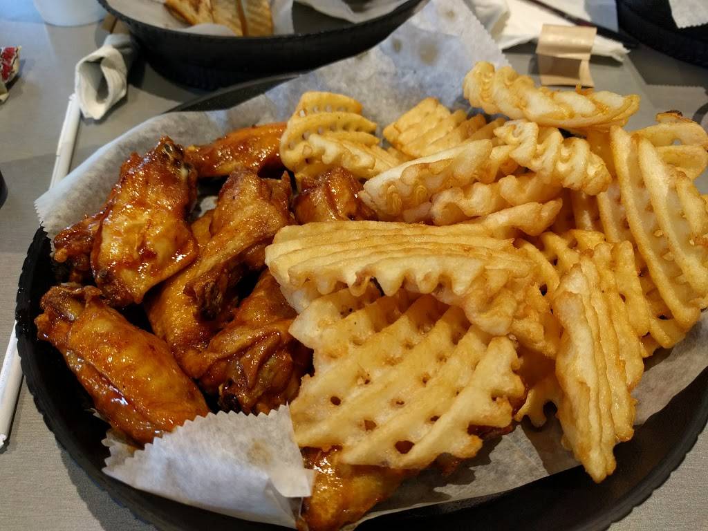 Dicks Wings and Grill Nocatee | restaurant | 100 Marketside Avenue #301, Ponte Vedra Beach, FL 32081, USA | 9048298134 OR +1 904-829-8134