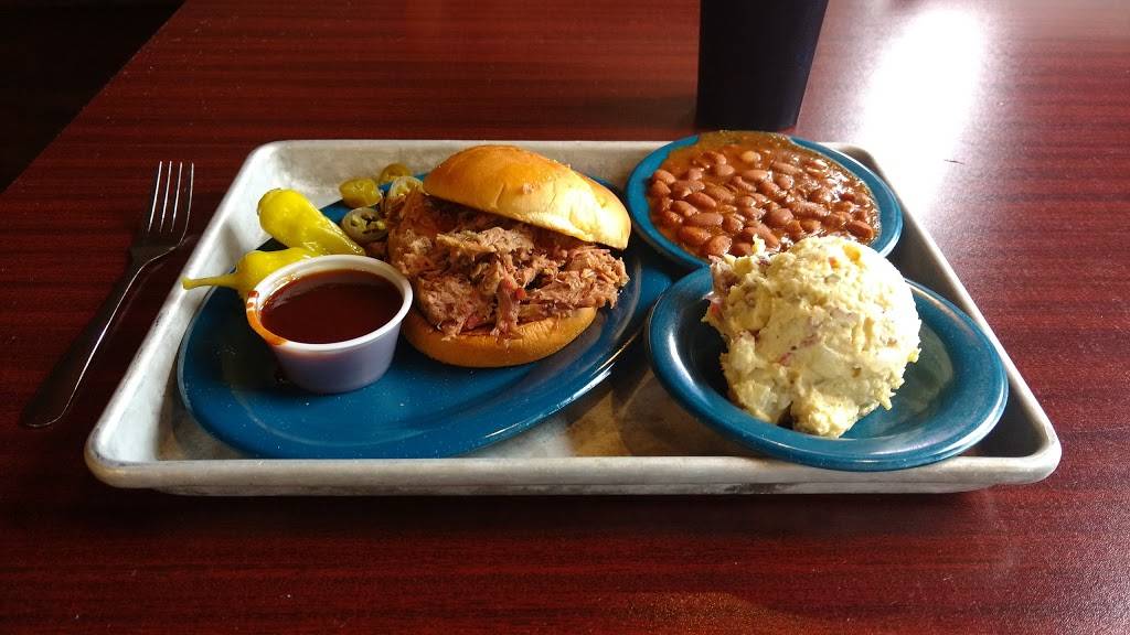 Hickory River Smokehouse | restaurant | 5101 West Holiday Drive, Peoria, IL 61615, USA | 3096831227 OR +1 309-683-1227