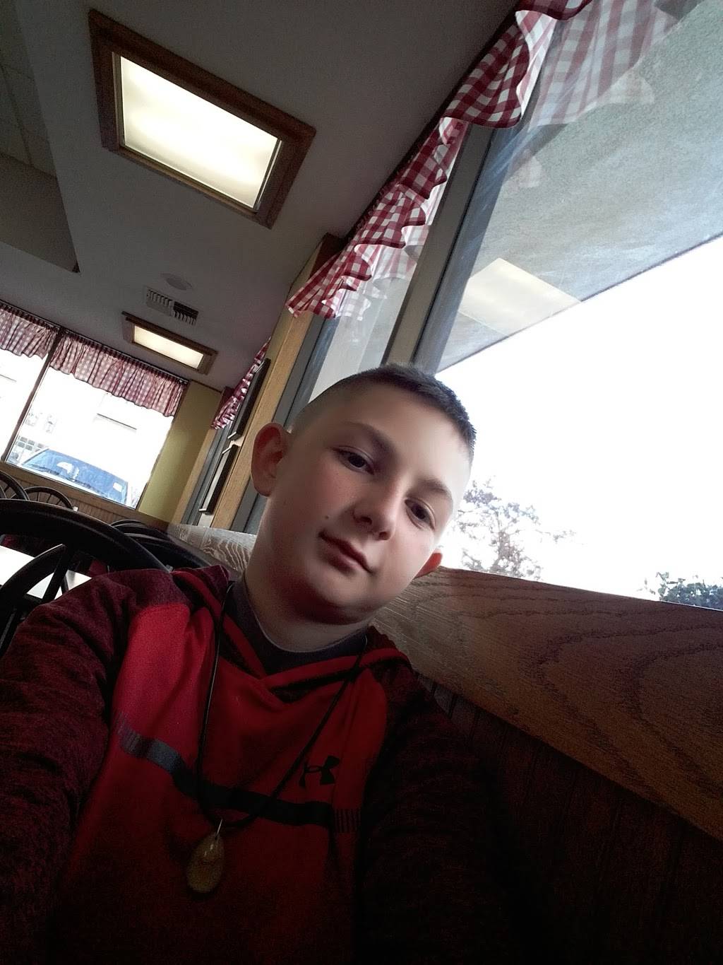 Henrys | restaurant | 202 N Broad St, Brevard, NC 28712, USA | 8288848658 OR +1 828-884-8658