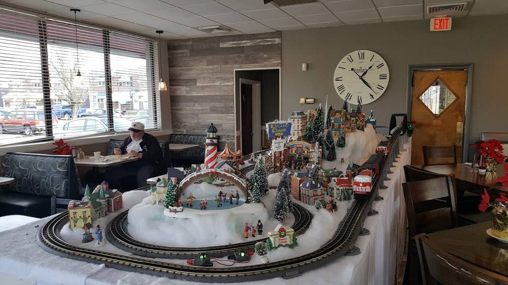 Upland Diner | restaurant | 1000 Upland Ave, Chester, PA 19013, USA | 6108726545 OR +1 610-872-6545