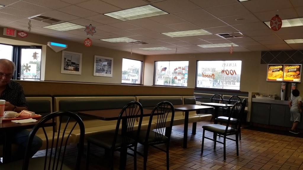 Whataburger | restaurant | 3500 S New Braunfels Ave, San Antonio, TX 78223, USA | 2105331467 OR +1 210-533-1467