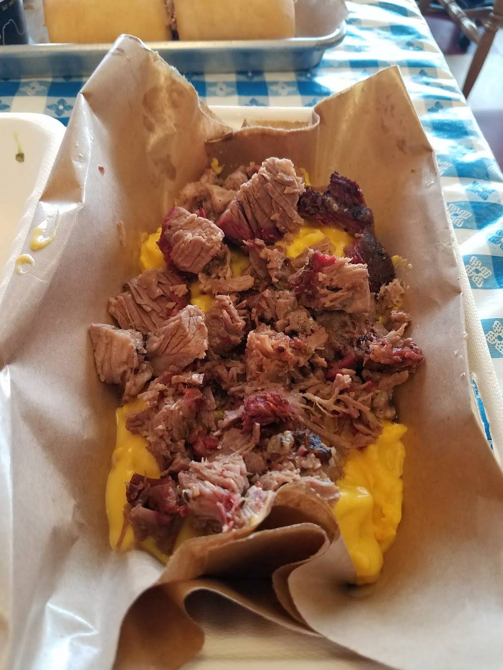 Dickeys Barbecue Pit | restaurant | 206 Danada Square W, Wheaton, IL 60189, USA | 6305909518 OR +1 630-590-9518