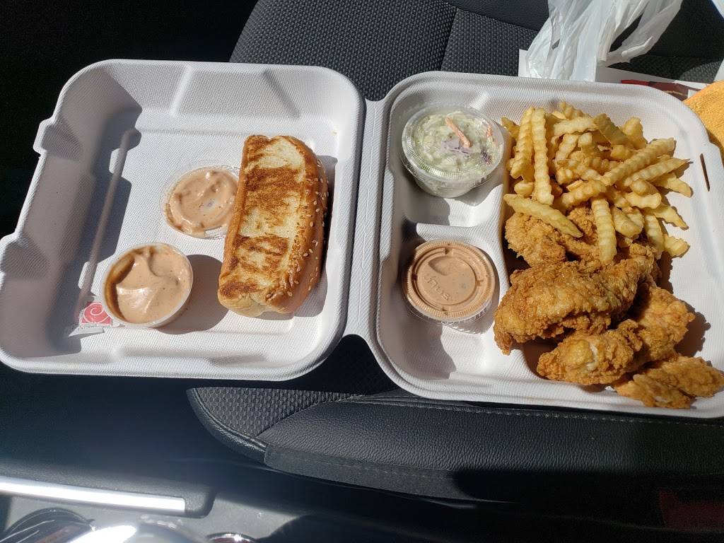 Raising Canes Chicken Fingers | meal takeaway | 8867 Cuyamaca St, Santee, CA 92071, USA | 6194490565 OR +1 619-449-0565