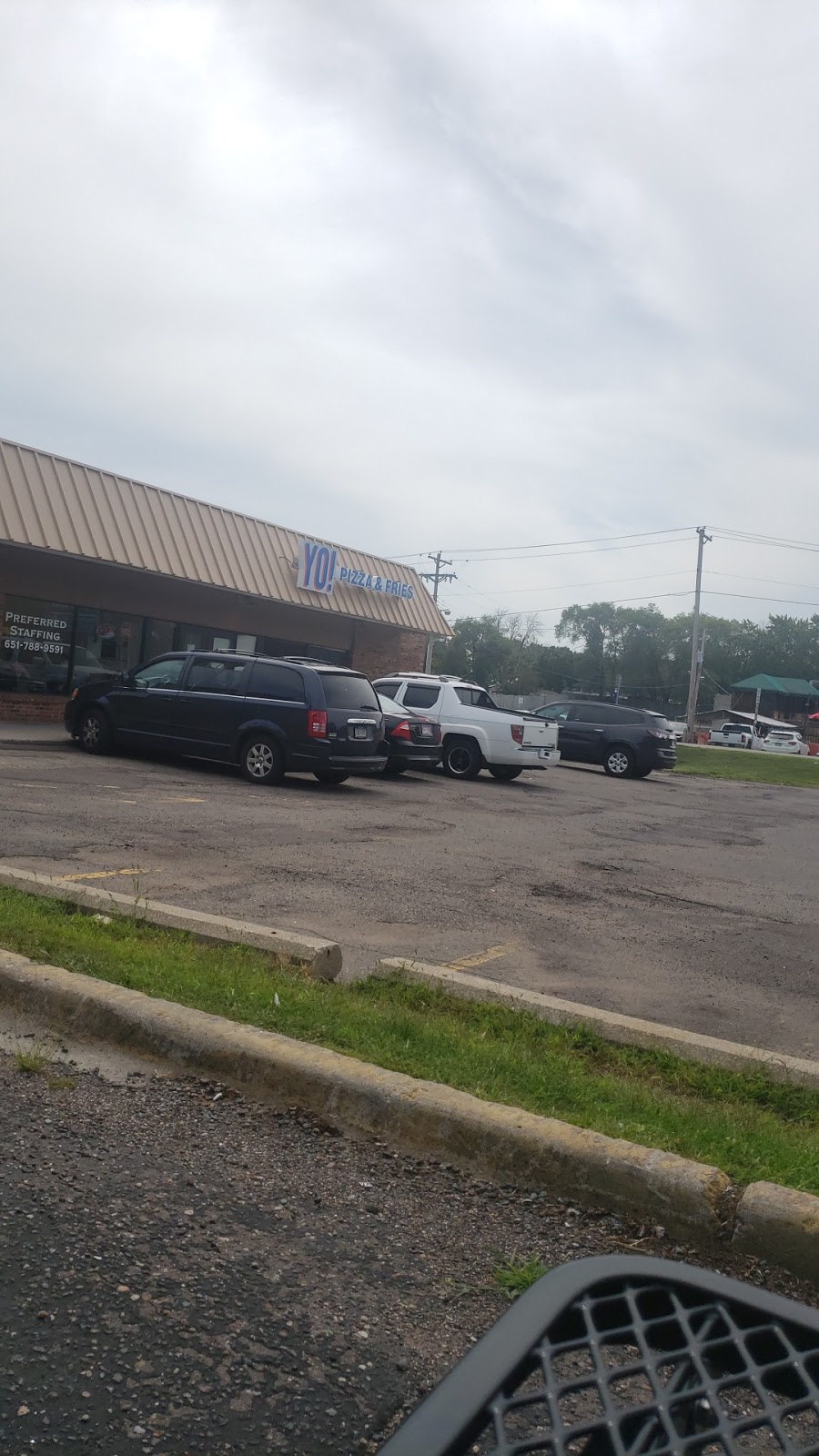 YO! Pizza & Fries | meal takeaway | 2526 Rice St, Little Canada, MN 55113, USA | 6124474121 OR +1 612-447-4121