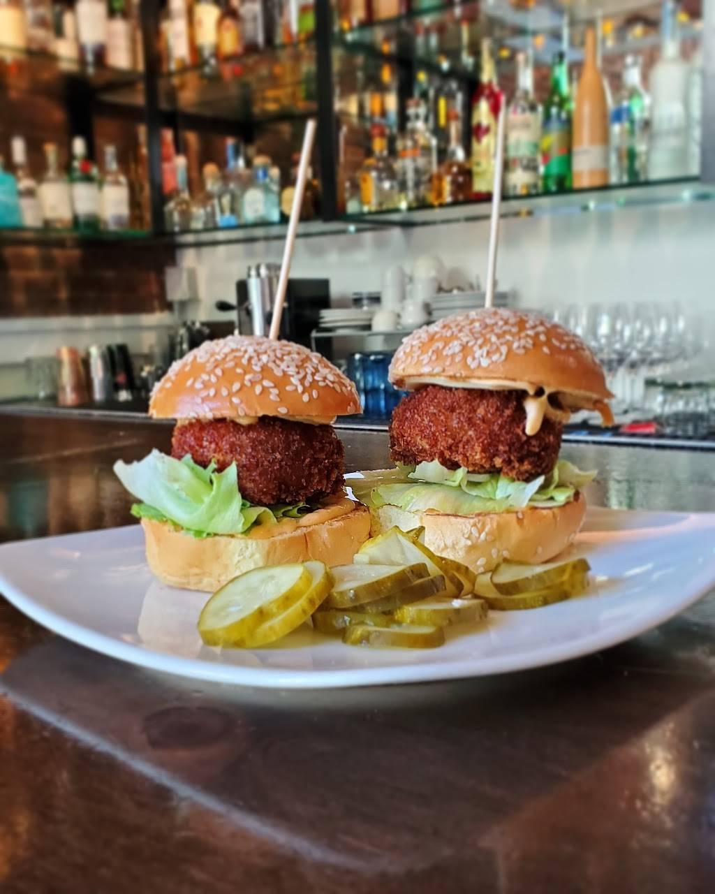 Dobbs Ferry Bar | restaurant | 406 Hayes St, San Francisco, CA 94102, USA | 4158576791 OR +1 415-857-6791