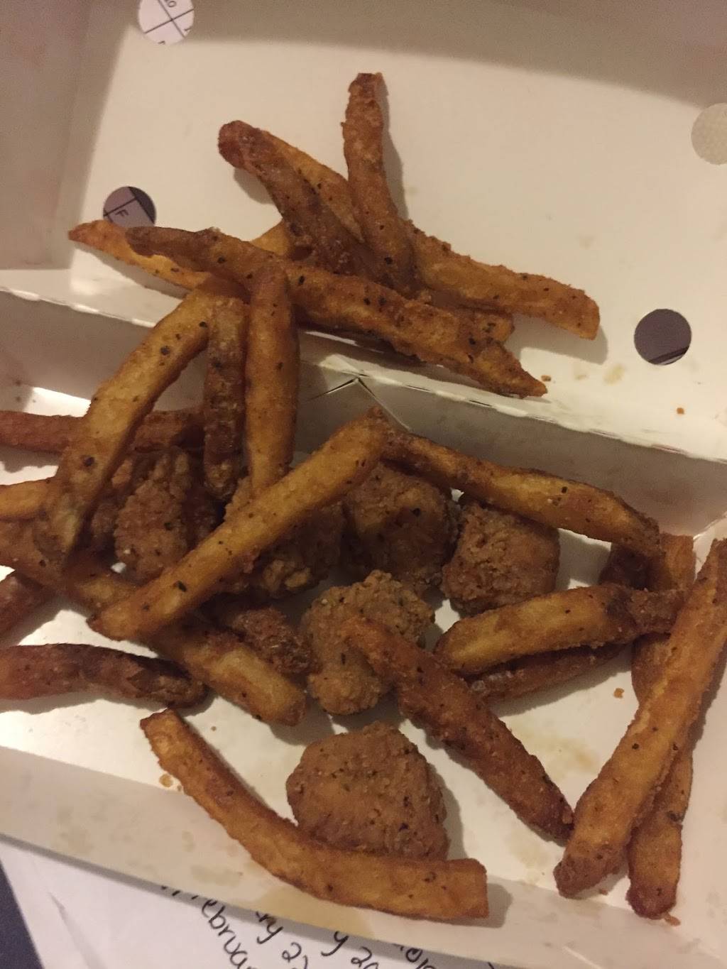 Checkers | restaurant | 9515 Michigan Ave, Detroit, MI 48210, USA | 3139145112 OR +1 313-914-5112