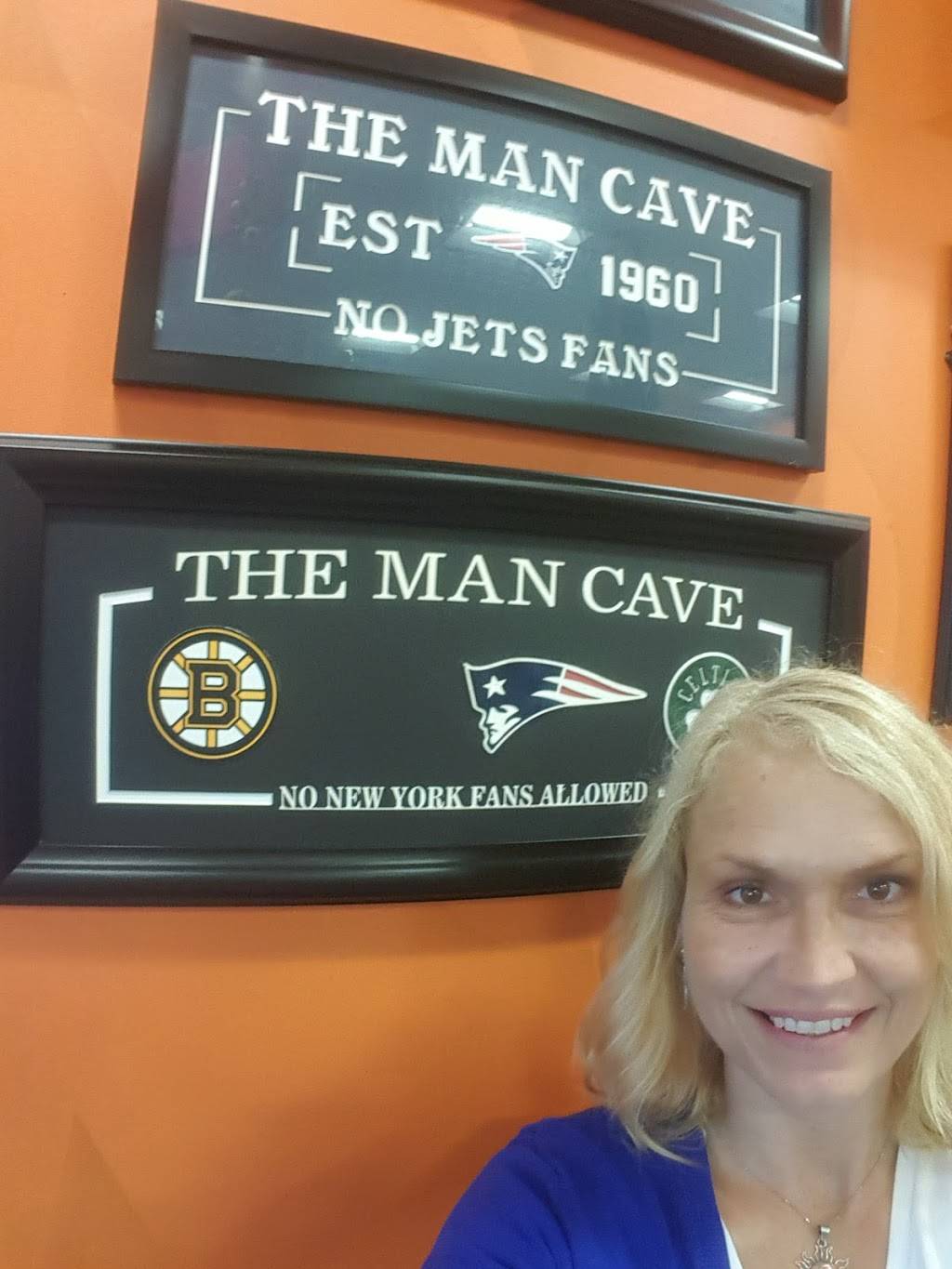 Dunkin | bakery | 533 Broadway, Saugus, MA 01906, USA | 7812339831 OR +1 781-233-9831