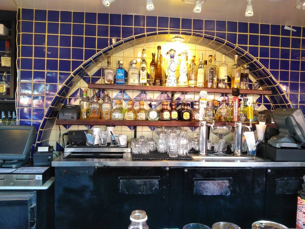 Casa de Reyes | restaurant | 2754 Calhoun St, San Diego, CA 92110, USA | 6192973100 OR +1 619-297-3100