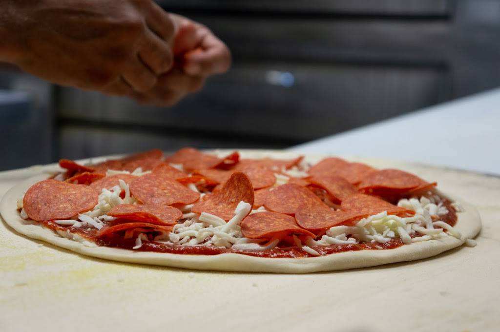 Luigis Pizzeria | restaurant | 6555 South Shore Blvd, League City, TX 77573, USA | 2813343600 OR +1 281-334-3600