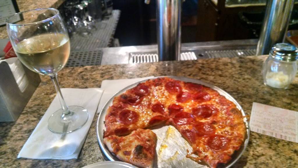 Ye Olde Standish Grille | restaurant | 175 N Bedford St, East Bridgewater, MA 02333, USA | 5083783682 OR +1 508-378-3682