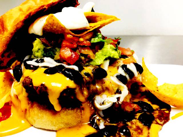 Neighbors Westside Bar & Grill | restaurant | 2101 Vista Oeste NW, Albuquerque, NM 87120, USA | 5058327558 OR +1 505-832-7558