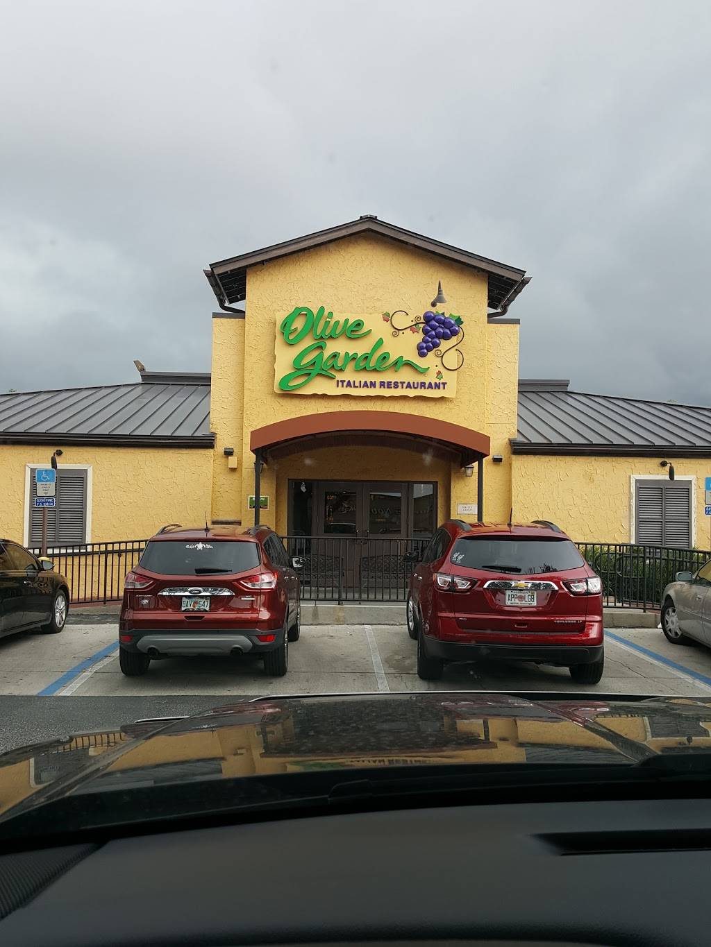 Olive Garden Italian Restaurant | meal takeaway | BRANDON MALL, 2602 W Brandon Blvd, Brandon, FL 33511, USA | 8136855900 OR +1 813-685-5900