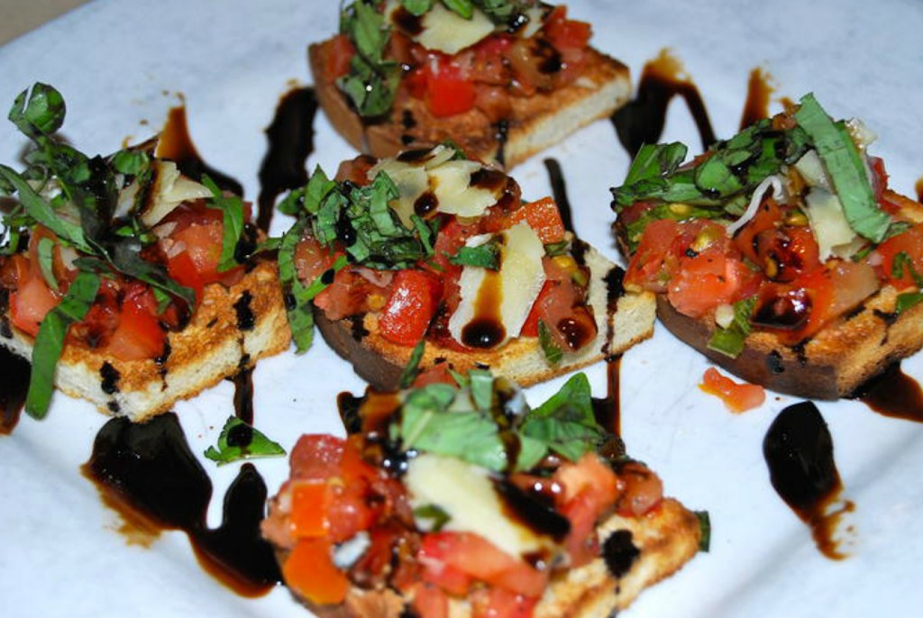 Five | restaurant | 1110 E Champlain Dr, Fresno, CA 93720, USA | 5594345553 OR +1 559-434-5553