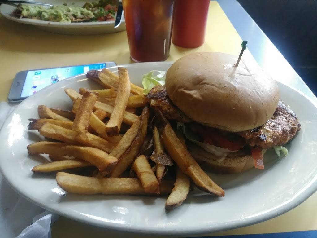 Bombay Bicycle Club | restaurant | 3506 N St Marys St, San Antonio, TX 78212, USA | 2107372411 OR +1 210-737-2411