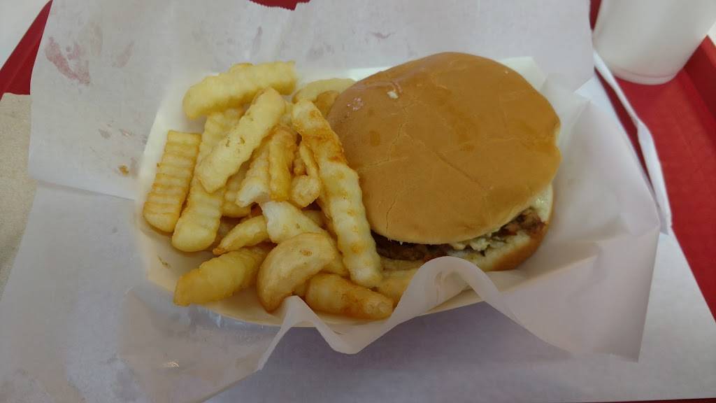 Dairy Dream Drive In | restaurant | 400 Cheraw St, Bennettsville, SC 29512, USA | 8434799432 OR +1 843-479-9432