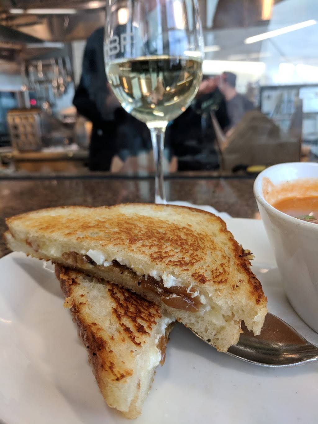 Cat Cora’s Kitchen | restaurant | Terminal 2, San Francisco, CA 94128, USA | 6508219288 OR +1 650-821-9288