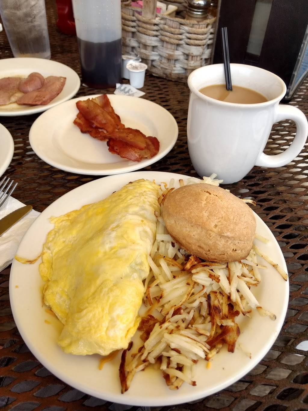 Croakers at the Pier | restaurant | 9700 Kings Rd, Myrtle Beach, SC 29572, USA | 8434975331 OR +1 843-497-5331