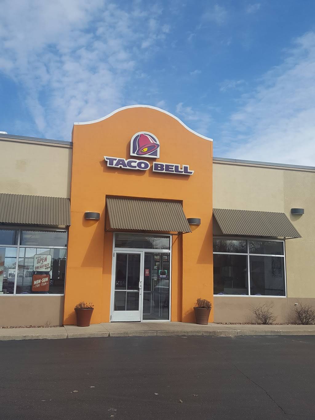 Taco Bell | meal takeaway | 69069 M-62, Edwardsburg, MI 49112, USA | 2696630242 OR +1 269-663-0242