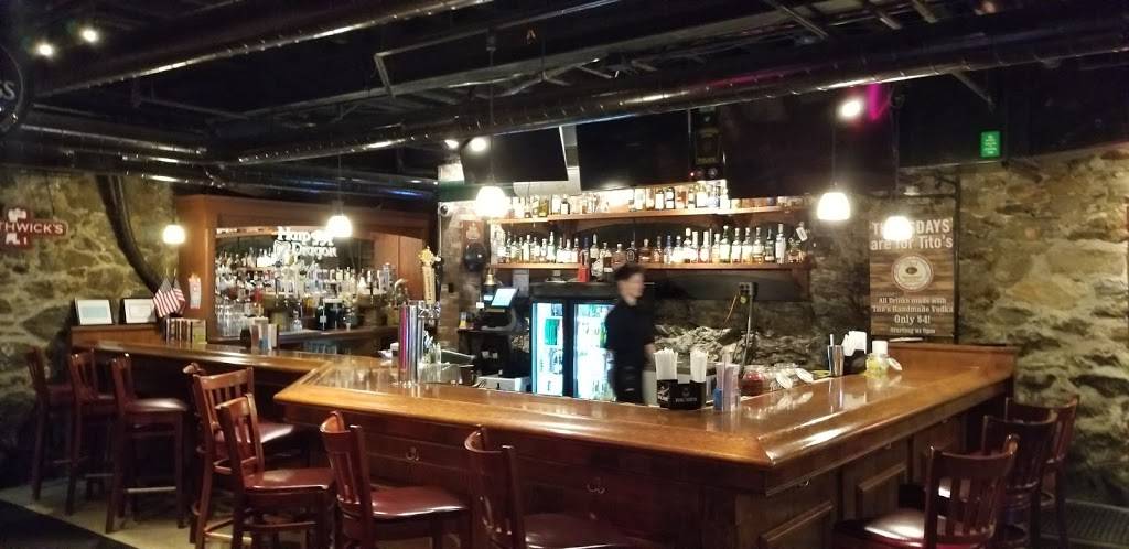 Harp & Dragon Pub | restaurant | 130 Main St, Norwich, CT 06360, USA | 8608850147 OR +1 860-885-0147