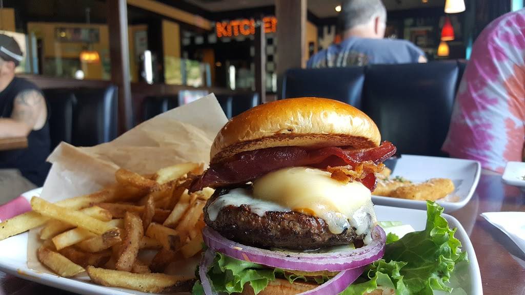 TGI Fridays | restaurant | 3060 NY-50, Saratoga Springs, NY 12866, USA | 5185814012 OR +1 518-581-4012