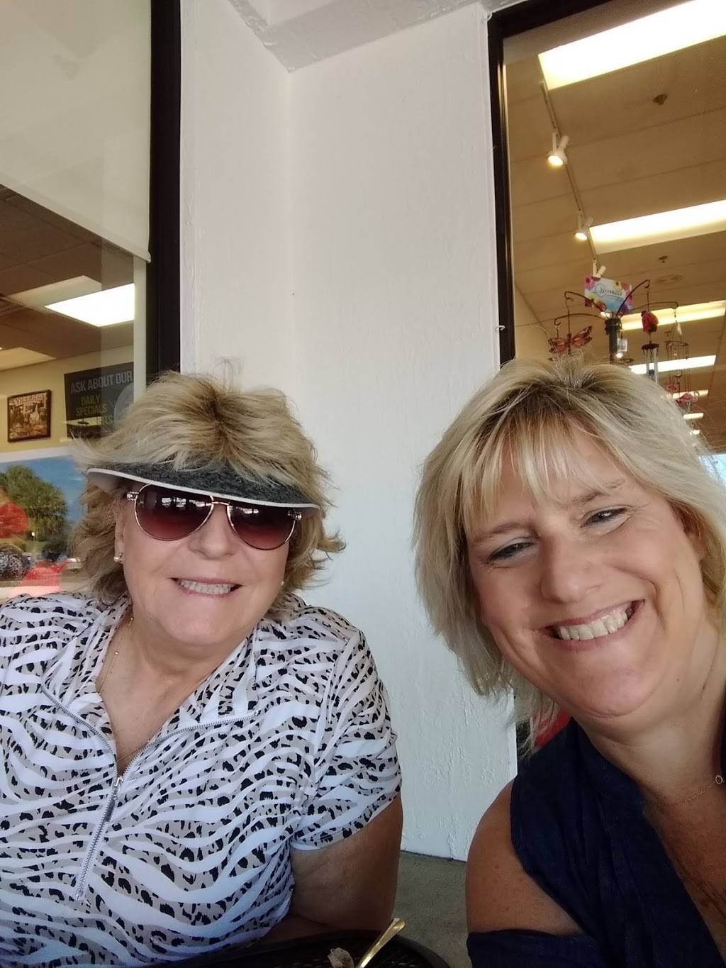 Darrells Diner | restaurant | 996 Bichara Blvd, Lady Lake, FL 32159, USA | 3527500700 OR +1 352-750-0700