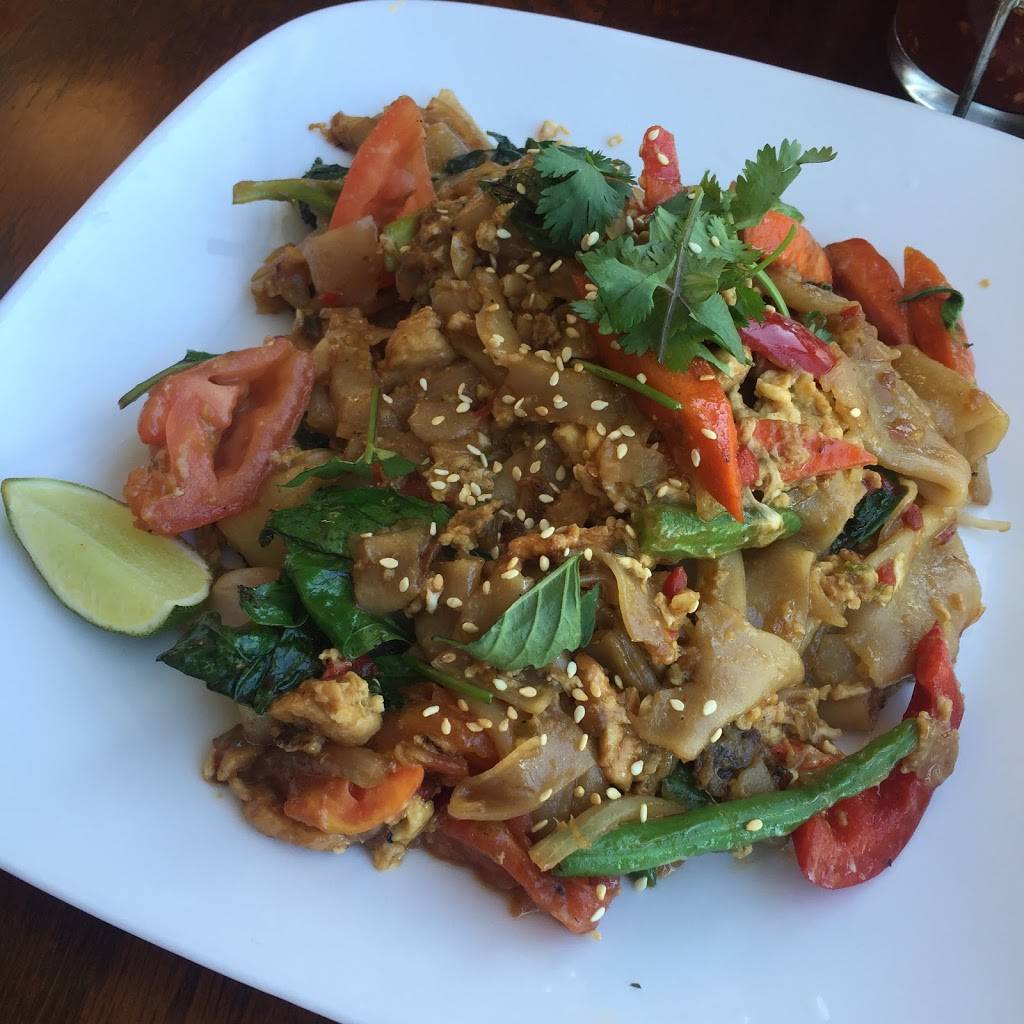 101 Thai Way | restaurant | 1198 S Cloverdale Blvd, Cloverdale, CA 95425, USA | 7078949999 OR +1 707-894-9999