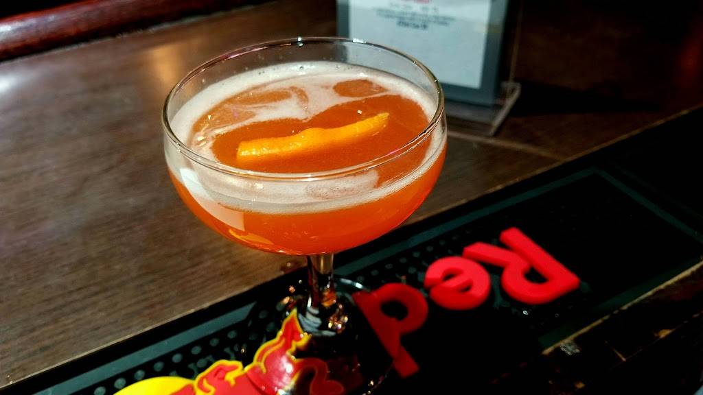 The Hive Esports | restaurant | 49 St Clair Ave W, Toronto, ON M4V 1L3, Canada | 6473486344 OR +1 647-348-6344