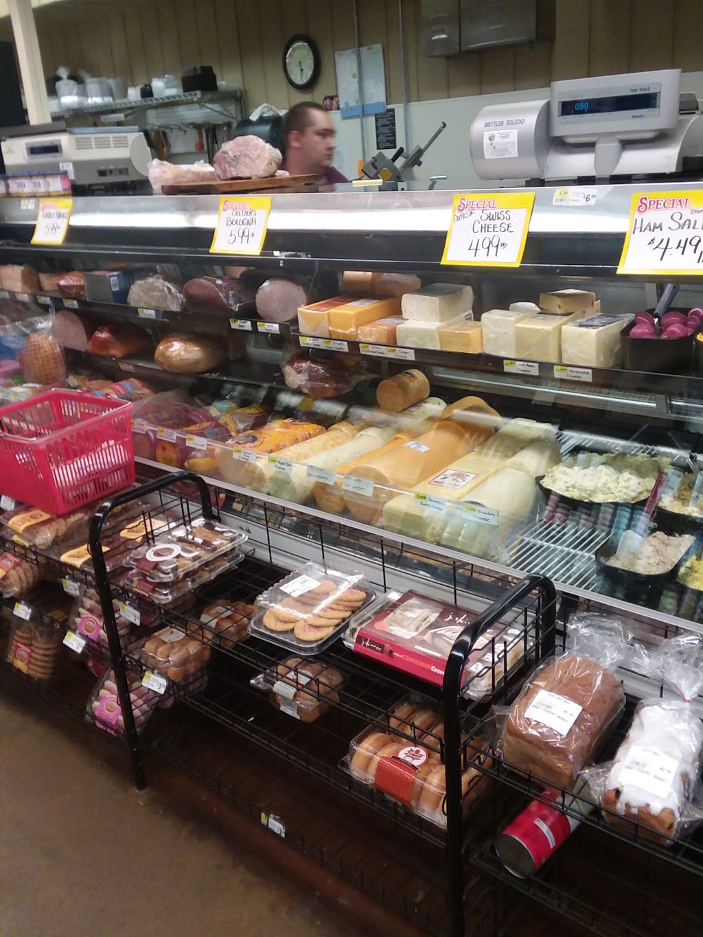 Ernst Market | restaurant | 11650 Dam Number 5 Rd, Clear Spring, MD 21722, USA | 3018422292 OR +1 301-842-2292