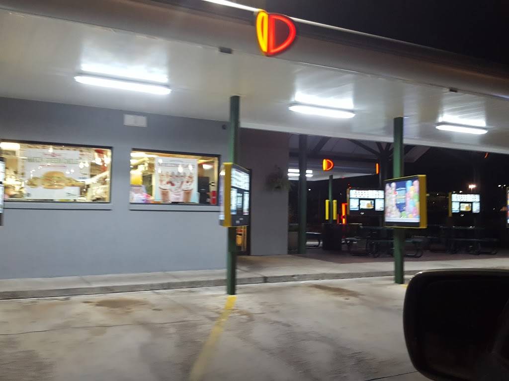 Sonic Drive-In | restaurant | 3518 Matlock Rd, Arlington, TX 76015, USA | 8175575707 OR +1 817-557-5707