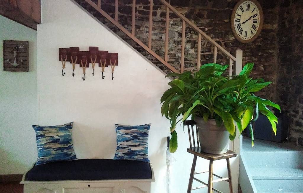 Lakeside Pizza & Wings | restaurant | 104 Bartlett Rd #9503, Sackets Harbor, NY 13685, USA | 3156462000 OR +1 315-646-2000