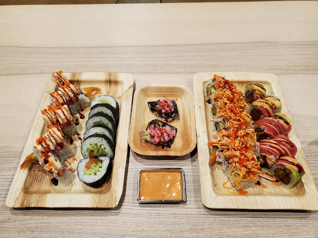 Sushi rollin | restaurant | 1288 W Main St #142, Lewisville, TX 75067, USA | 8173203722 OR +1 817-320-3722