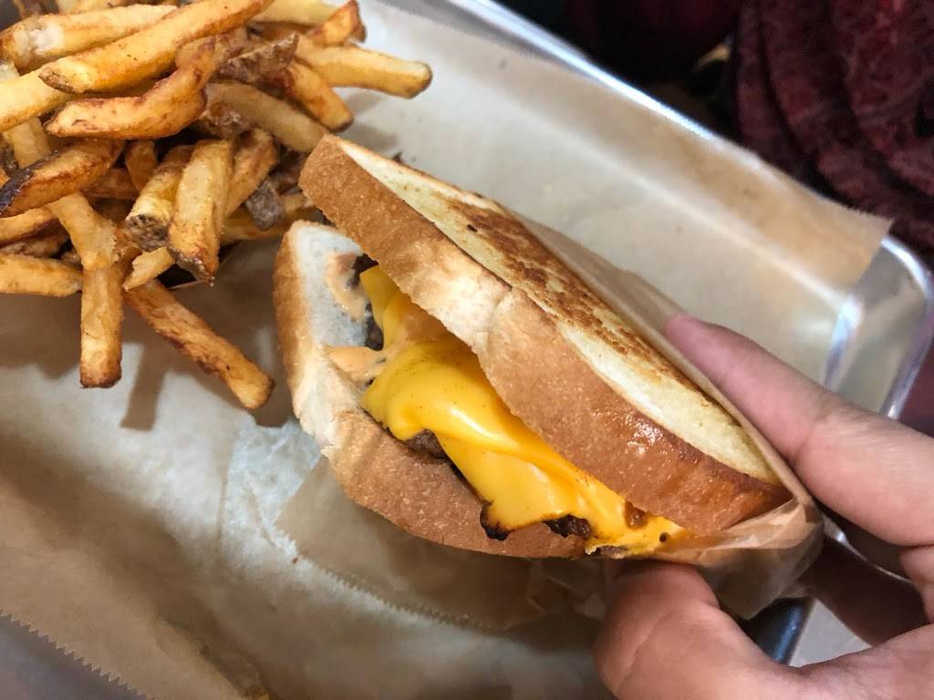 Burger 7 | restaurant | 7505 Leesburg Pike, Falls Church, VA 22043, USA | 7034428777 OR +1 703-442-8777