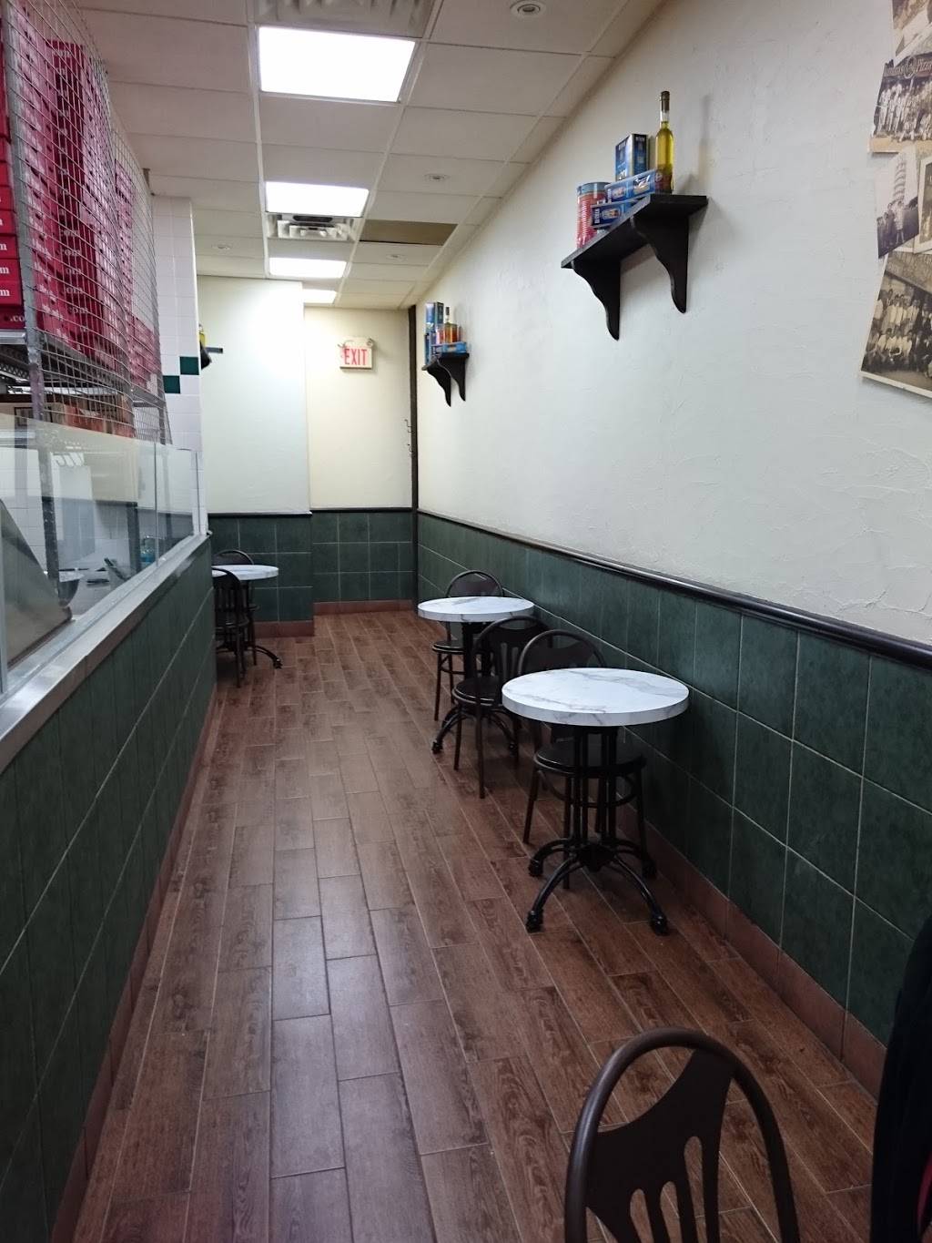 Mammas Pizza | restaurant | 1627 Bayview Ave, East York, ON M4G 3B5, Canada | 4164874443 OR +1 416-487-4443