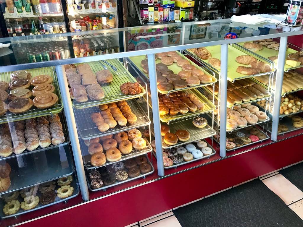Bartha’s Donut | restaurant | 12175 Carson St, Hawaiian Gardens, CA 90630, USA | 5629244640 OR +1 562-924-4640