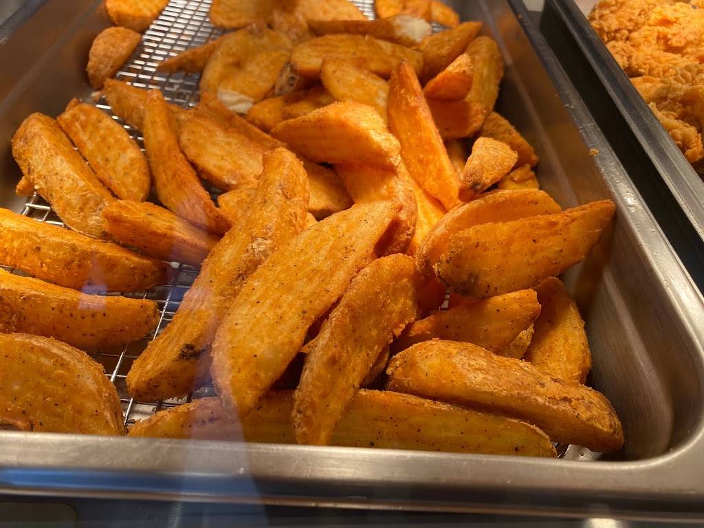 Krispy Krunchy Chicken | restaurant | 2660 Mason St, San Francisco, CA 94133, USA | 4158008637 OR +1 415-800-8637