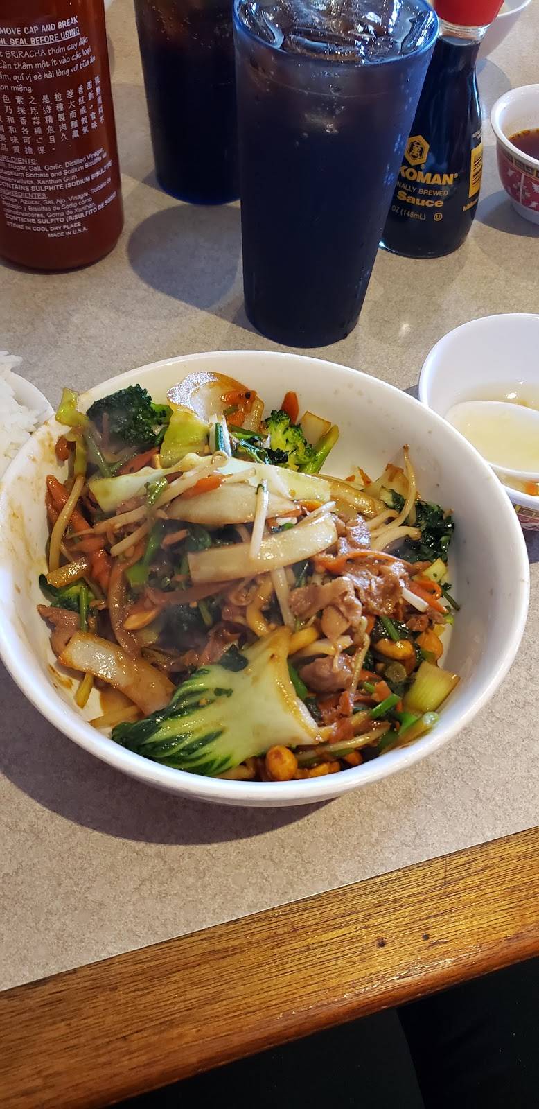 GK Mongolian BBQ | restaurant | 1850 Douglas Blvd #500, Roseville, CA 95661, USA | 9167867712 OR +1 916-786-7712