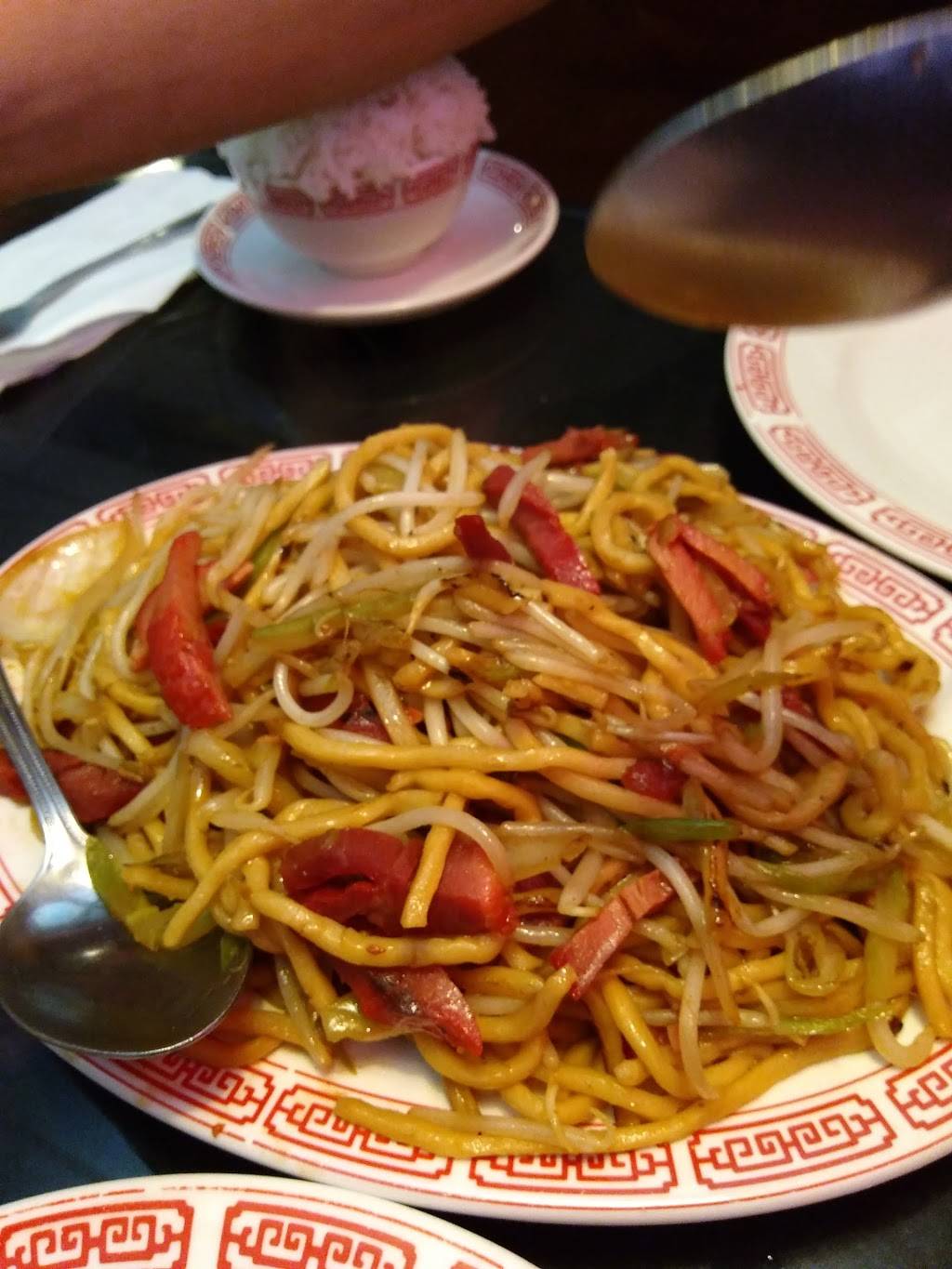 Chinese Garden Restaurant | restaurant | 812 Gray Ave, Yuba City, CA 95991, USA | 5306740216 OR +1 530-674-0216